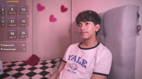 Snapshot of teobrowny_ chatting on March 2025 07:18:01 PM teo brown Independent model online show from March 2025 07:18:01 PM