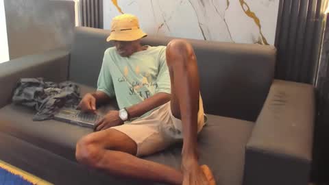 Snapshot of terranze_z chatting on October 2025 09:46:02 PM terranze_z online show from October 2025 09:46:02 PM