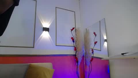 Snapshot of tessachains chatting on November 2025 11:47:01 PM tessachains online show from November 2025 11:47:01 PM