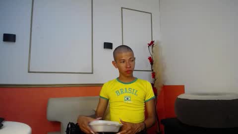 Snapshot of tessachains chatting on November 2025 03:39:01 AM tessachains online show from November 2025 03:39:01 AM