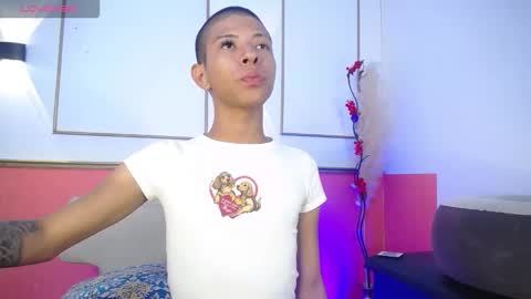 Snapshot of tessachains chatting on November 2025 01:51:02 AM tessachains online show from November 2025 01:51:02 AM