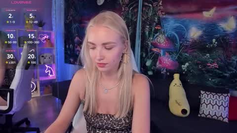 TessaHamilton online show from October 2025 10:24:01 AM