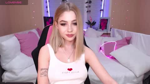 Snapshot of tessawillson chatting on January 2025 02:15:02 PM Tessa online show from January 2025 02:15:02 PM