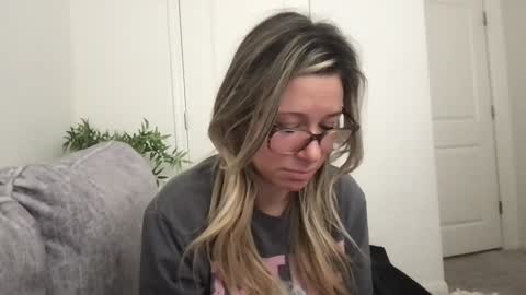 Snapshot of texas_blonde chatting on November 2025 03:34:02 PM Daphne Summers online show from November 2025 03:34:02 PM