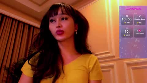 Snapshot of th3r3sa chatting on November 2025 06:18:01 PM th3r3sa online show from November 2025 06:18:01 PM