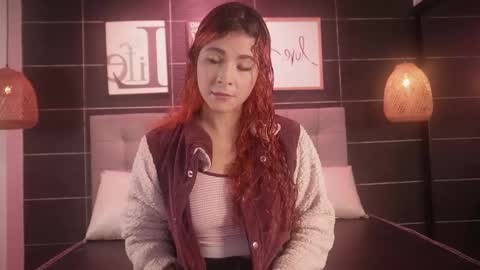 Snapshot of thalia_karlson chatting on November 2025 12:26:01 PM Thalia online show from November 2025 12:26:01 PM