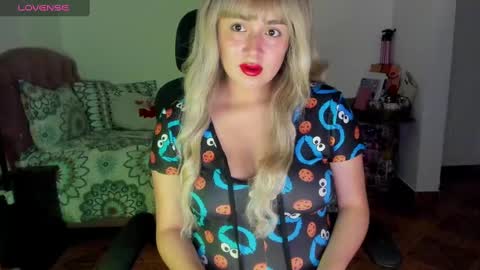 Snapshot of thatgirl2003 chatting on December 2024 11:07:02 PM online show from December 2024 11:07:02 PM