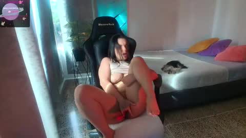 Snapshot of thays_mawakye01 chatting on October 2025 07:51:01 PM Paola online show from October 2025 07:51:01 PM