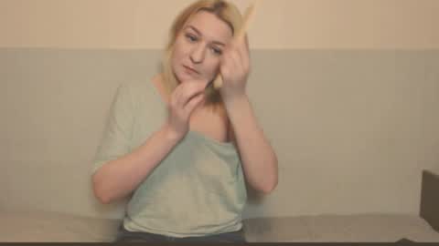 Snapshot of the_basic_instinctt chatting on October 2025 09:50:01 PM Eva online show from October 2025 09:50:01 PM