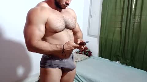 Snapshot of the_beastmuscle chatting on October 2025 06:51:02 PM beast online show from October 2025 06:51:02 PM