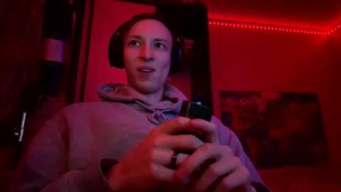 Snapshot of the_ginger_glows chatting on November 2025 05:22:01 PM the_ginger_glows online show from November 2025 05:22:01 PM