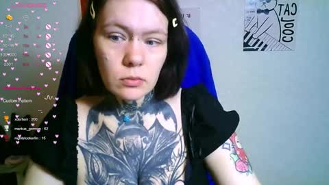 Snapshot of the_ice_owl chatting on October 2025 10:27:01 AM the_ice_owl online show from October 2025 10:27:01 AM