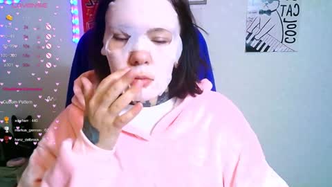 Snapshot of the_ice_owl chatting on November 2025 07:30:02 AM the_ice_owl online show from November 2025 07:30:02 AM