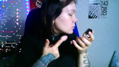 Snapshot of the_ice_owl chatting on November 2025 05:40:01 AM the_ice_owl online show from November 2025 05:40:01 AM