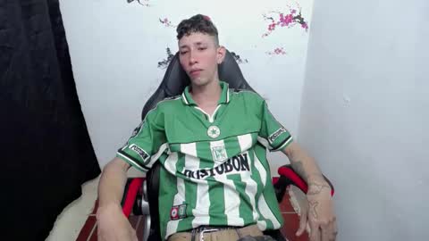 Snapshot of the_latin_boy02 chatting on November 2025 01:34:02 PM the_latin_boy02 online show from November 2025 01:34:02 PM