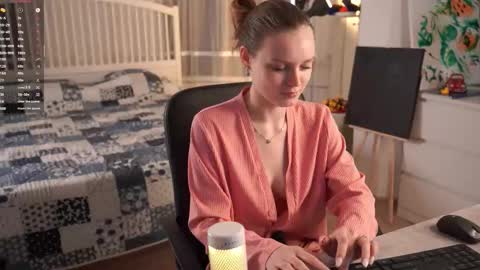 Emma online show from October 2025 06:07:01 PM