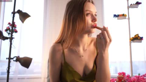 Emma online show from October 2025 04:12:02 AM