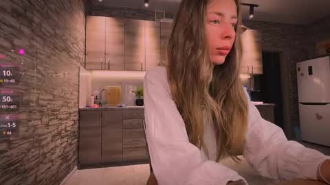 Snapshot of thearte1 chatting on September 2025 05:45:01 PM J online show from September 2025 05:45:01 PM