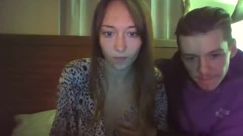 thecouplenextfloor online show from November 2025 05:06:01 AM