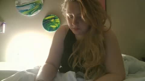 Snapshot of thedancingalien chatting on January 2025 12:17:01 AM Kassandra Grant online show from January 2025 12:17:01 AM