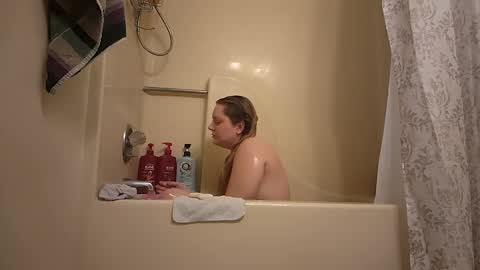 Snapshot of thedancingalien chatting on January 2025 10:59:01 PM Kassandra Grant online show from January 2025 10:59:01 PM