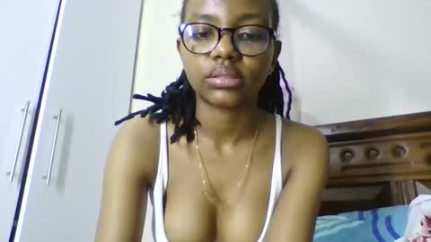 Snapshot of theequinn chatting on September 2025 04:45:01 PM theequinn online show from September 2025 04:45:01 PM