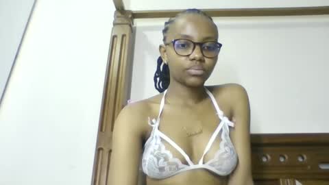 Snapshot of theequinn chatting on September 2025 07:30:02 PM theequinn online show from September 2025 07:30:02 PM