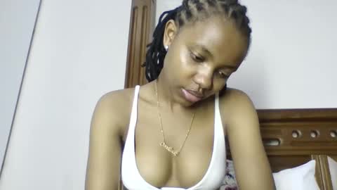 Snapshot of theequinn chatting on October 2025 05:24:02 PM theequinn online show from October 2025 05:24:02 PM