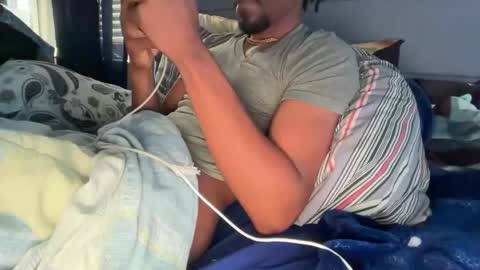 Snapshot of theeshooterr chatting on November 2025 04:31:02 PM theeshooterr online show from November 2025 04:31:02 PM