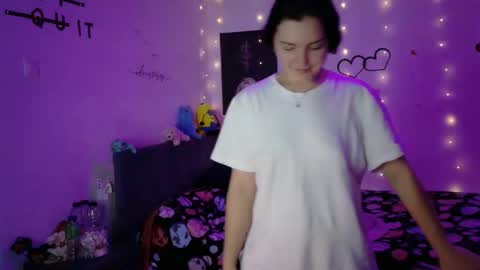 TheFarmergirl online show from November 2025 04:30:01 PM