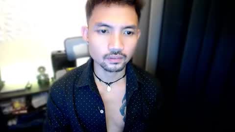 Snapshot of thefriskyasian chatting on October 2025 01:25:01 AM Jaycee online show from October 2025 01:25:01 AM