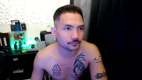 Snapshot of thefriskyasian chatting on November 2025 12:31:02 AM Jaycee online show from November 2025 12:31:02 AM