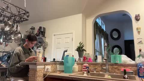 Snapshot of thegabzilla chatting on October 2025 09:49:02 PM thegabzilla online show from October 2025 09:49:02 PM