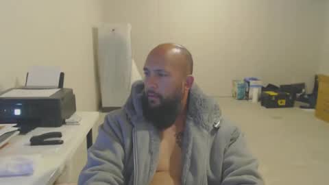 Snapshot of thehawaiian93 chatting on October 2025 04:11:01 AM thehawaiian93 online show from October 2025 04:11:01 AM