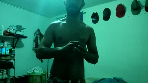 Snapshot of thehousedog chatting on February 2025 09:21:01 AM thehousedog online show from February 2025 09:21:01 AM