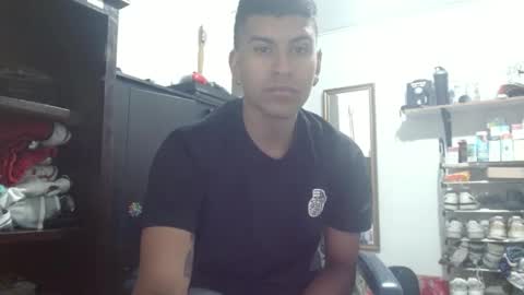 Snapshot of thehousedog chatting on March 2025 04:06:01 AM thehousedog online show from March 2025 04:06:01 AM