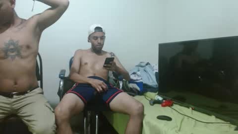 Snapshot of thehousedog chatting on March 2025 03:46:02 AM thehousedog online show from March 2025 03:46:02 AM