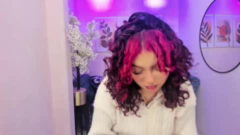 Snapshot of theia_moon_ chatting on October 2025 02:15:02 PM Theia online show from October 2025 02:15:02 PM