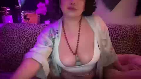 Snapshot of thejadeempress777 chatting on October 2025 04:04:02 AM thejadeempress777 online show from October 2025 04:04:02 AM