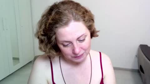 Snapshot of theladysblush chatting on December 2024 12:39:02 PM Ella online show from December 2024 12:39:02 PM