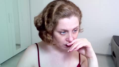 Snapshot of theladysblush chatting on December 2024 09:32:02 AM Ella online show from December 2024 09:32:02 AM