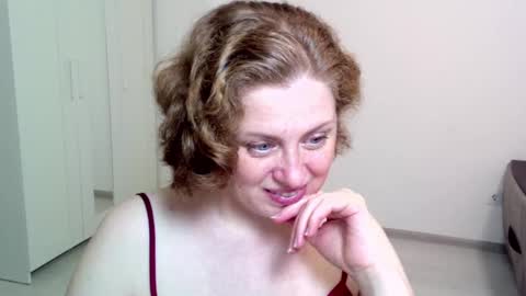 Snapshot of theladysblush chatting on December 2024 06:52:02 AM Ella online show from December 2024 06:52:02 AM