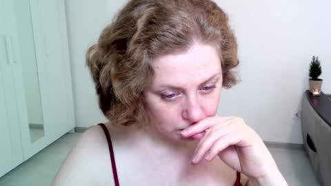 Snapshot of theladysblush chatting on December 2024 10:23:02 AM Ella online show from December 2024 10:23:02 AM