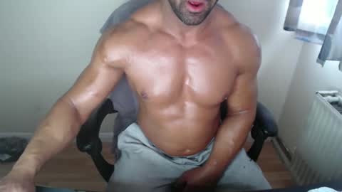 TheMuscleFactory online show from October 2025 03:33:01 PM