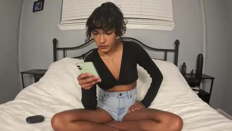 Snapshot of thenaturallovers chatting on October 2025 03:16:01 AM naturallovers online show from October 2025 03:16:01 AM