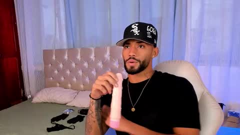 Theo Sky online show from September 2025 07:58:02 PM