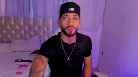 Theo Sky online show from September 2025 08:03:01 PM