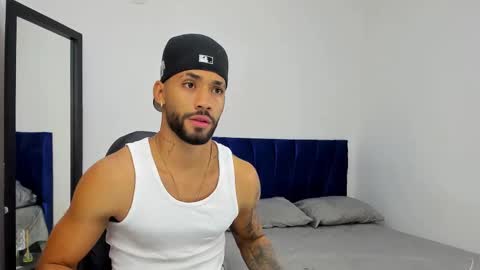 Theo Sky online show from October 2025 08:28:01 PM