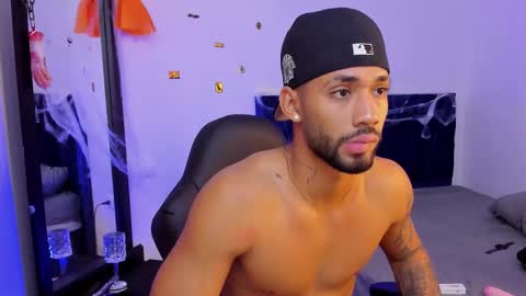 Theo Sky online show from October 2025 03:47:02 PM