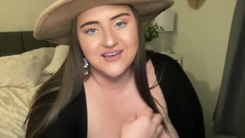 theolivemae online show from January 2025 01:41:01 AM